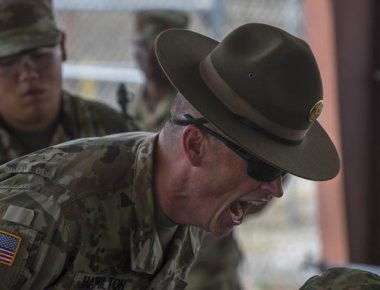 Οι 10 εβδομάδες βασικής εκπαίδευσης του Αμερικάνικου στρατού (βίντεο)